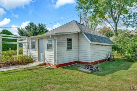 Tiny photo for 240 SW Fairlawn Rd, Topeka, KS 66606 (MLS # 246122)