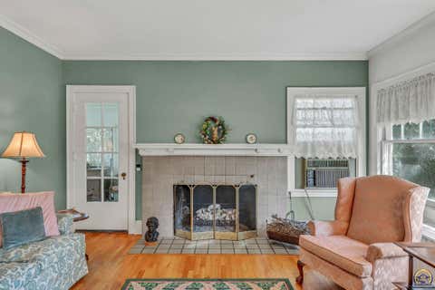 Tiny photo for 240 SW Fairlawn Rd, Topeka, KS 66606 (MLS # 246122)