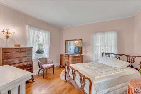 Tiny photo for 240 SW Fairlawn Rd, Topeka, KS 66606 (MLS # 246122)