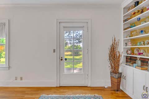 Tiny photo for 240 SW Fairlawn Rd, Topeka, KS 66606 (MLS # 246122)