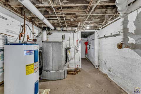 Tiny photo for 240 SW Fairlawn Rd, Topeka, KS 66606 (MLS # 246122)