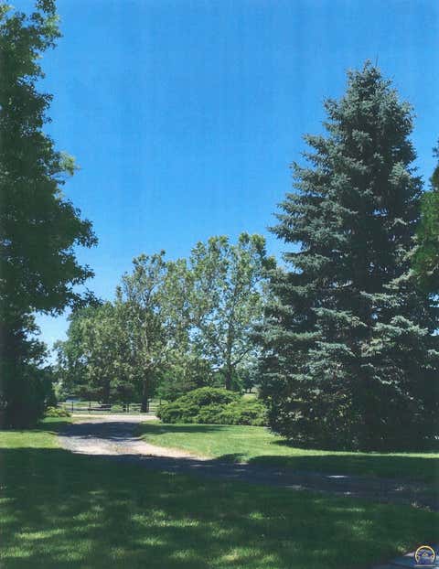 Tiny photo for 240 SW Fairlawn Rd, Topeka, KS 66606 (MLS # 246122)