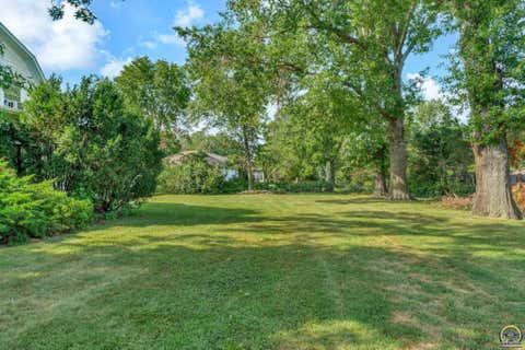 Tiny photo for 240 SW Fairlawn Rd, Topeka, KS 66606 (MLS # 246122)