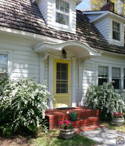 Tiny photo for 240 SW Fairlawn Rd, Topeka, KS 66606 (MLS # 246122)