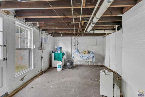 Tiny photo for 240 SW Fairlawn Rd, Topeka, KS 66606 (MLS # 246122)