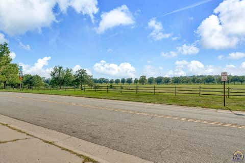 Tiny photo for 240 SW Fairlawn Rd, Topeka, KS 66606 (MLS # 246122)
