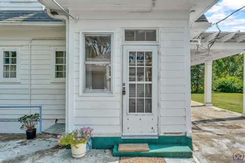 Tiny photo for 240 SW Fairlawn Rd, Topeka, KS 66606 (MLS # 246122)