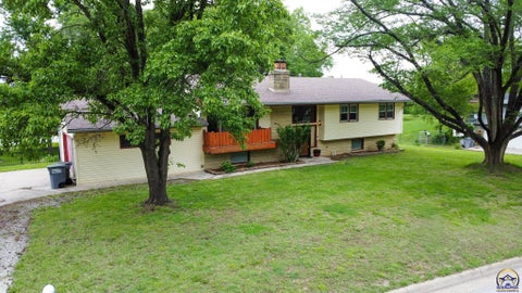 Tiny photo for 2152 Morningside Dr, Emporia, KS 66801 (MLS # 243602)