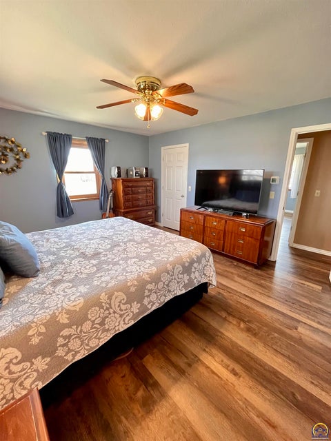 Tiny photo for 2152 Morningside Dr, Emporia, KS 66801 (MLS # 243602)
