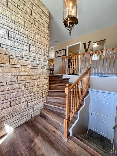 Tiny photo for 2152 Morningside Dr, Emporia, KS 66801 (MLS # 243602)