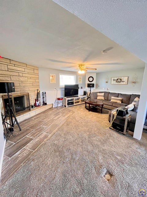Tiny photo for 2152 Morningside Dr, Emporia, KS 66801 (MLS # 243602)