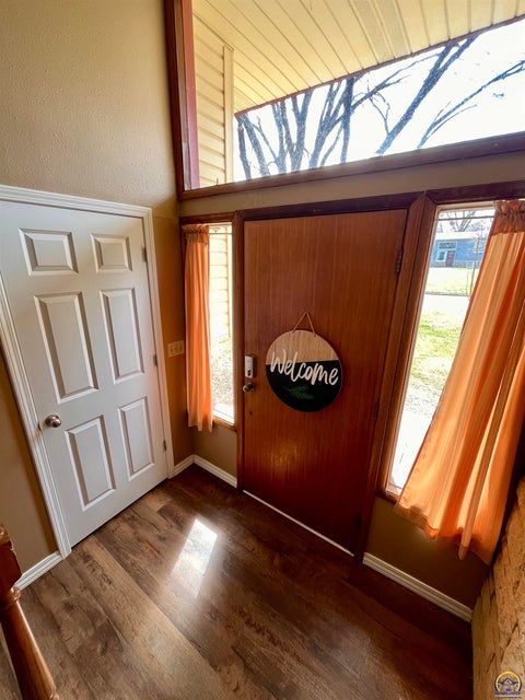 Tiny photo for 2152 Morningside Dr, Emporia, KS 66801 (MLS # 243602)