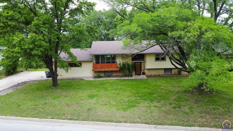 Tiny photo for 2152 Morningside Dr, Emporia, KS 66801 (MLS # 243602)