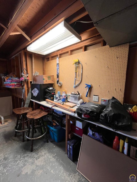 Tiny photo for 2152 Morningside Dr, Emporia, KS 66801 (MLS # 243602)