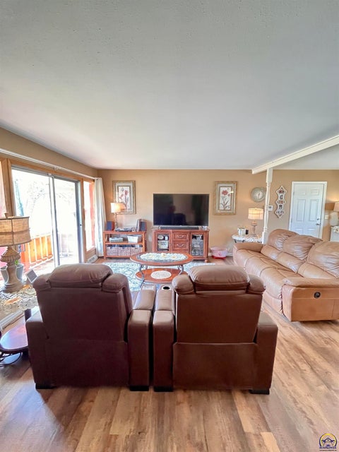Tiny photo for 2152 Morningside Dr, Emporia, KS 66801 (MLS # 243602)