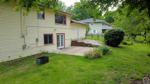 Tiny photo for 2152 Morningside Dr, Emporia, KS 66801 (MLS # 243602)