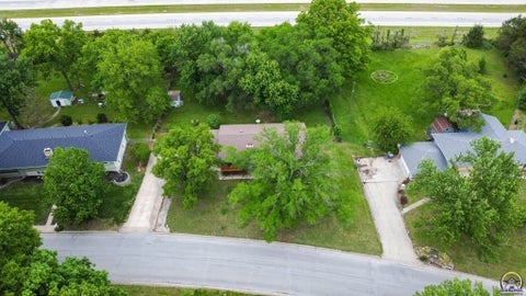 Tiny photo for 2152 Morningside Dr, Emporia, KS 66801 (MLS # 243602)