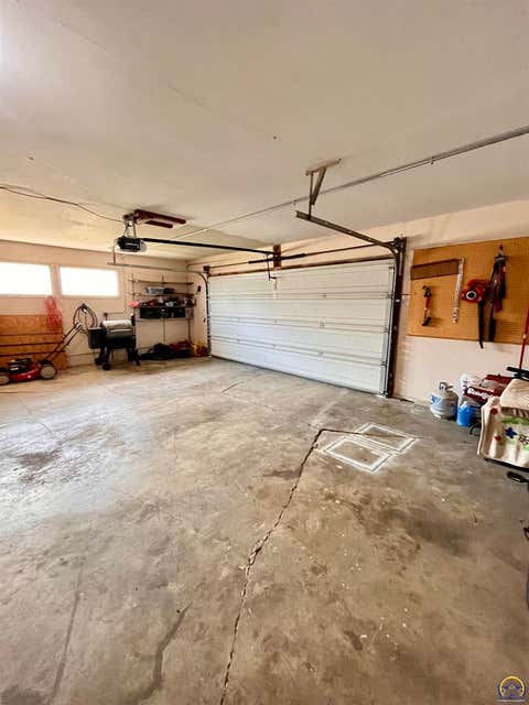 Tiny photo for 2152 Morningside Dr, Emporia, KS 66801 (MLS # 243602)