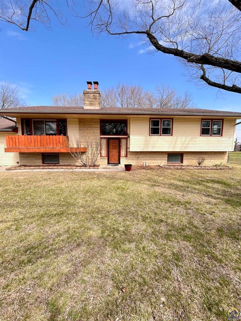 Tiny photo for 2152 Morningside Dr, Emporia, KS 66801 (MLS # 243602)