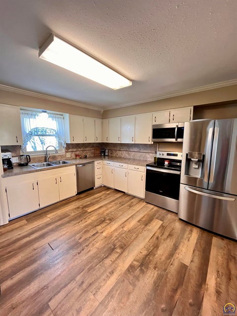 Tiny photo for 2152 Morningside Dr, Emporia, KS 66801 (MLS # 243602)
