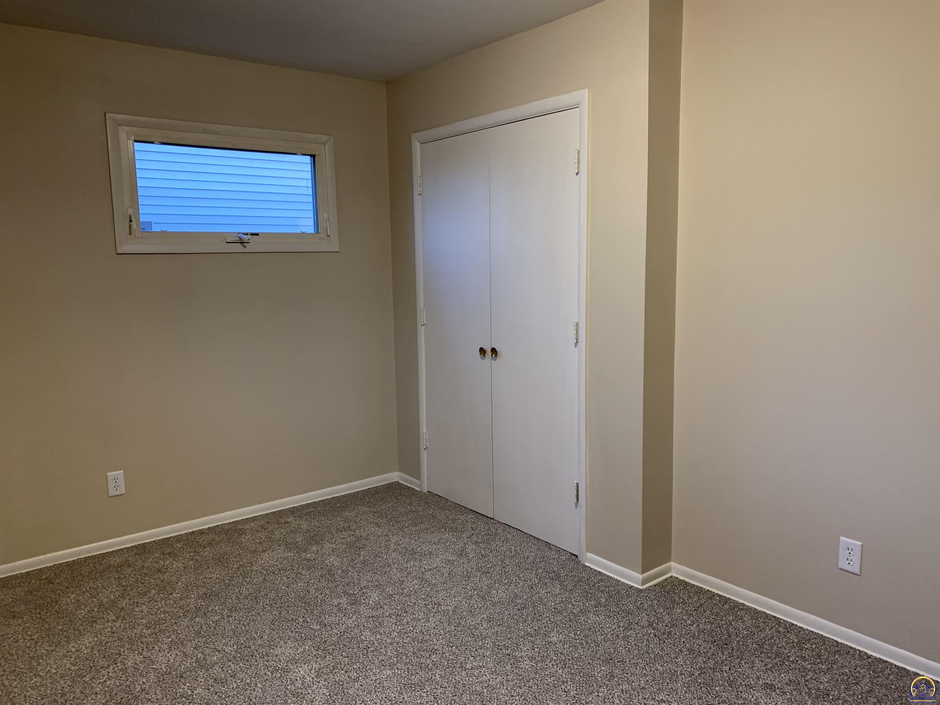 Topeka, Kansas 66614, United States, 4 Bedrooms Bedrooms, ,2 BathroomsBathrooms,Residential,Pending,68164