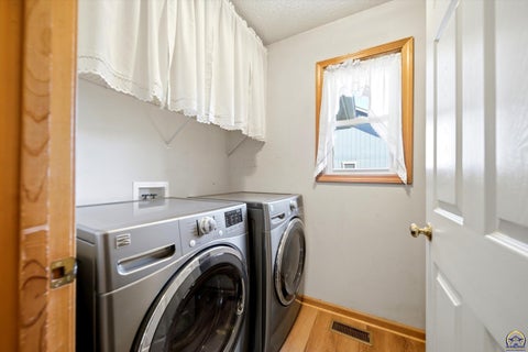 Tiny photo for 4324 SW Stone Ave, Topeka, KS 66610 (MLS # 246438)
