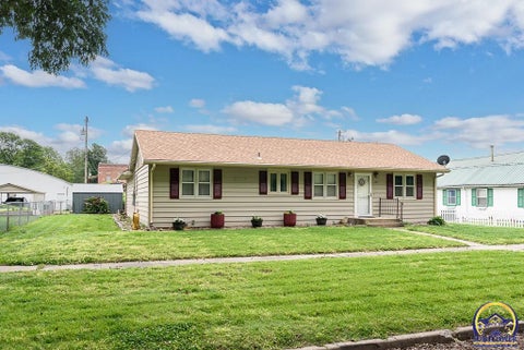 Photo of 207 Main St, Perry, KS 66073 (MLS # 244714)
