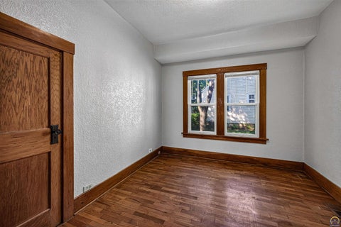Tiny photo for 2215 SE Virginia Ave, Topeka, KS 66605 (MLS # 247085)