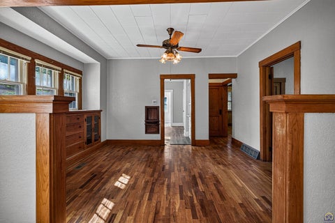 Tiny photo for 2215 SE Virginia Ave, Topeka, KS 66605 (MLS # 247085)