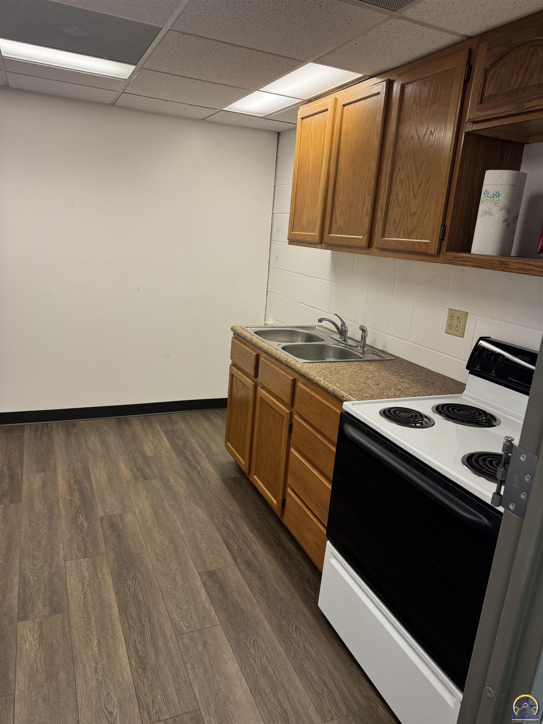 Topeka, Kansas 66608, United States, ,Commercial,Active,235976