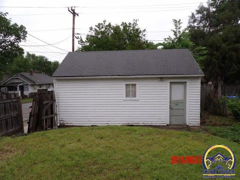 Tiny photo for 800 SW Jewell Ave, Topeka, KS 66606 (MLS # 244360)