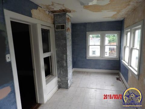 Tiny photo for 800 SW Jewell Ave, Topeka, KS 66606 (MLS # 244360)