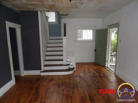Tiny photo for 800 SW Jewell Ave, Topeka, KS 66606 (MLS # 244360)
