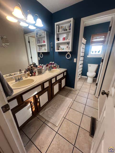 Tiny photo for 2011 Holiday Dr, Emporia, KS 66801 (MLS # 245023)