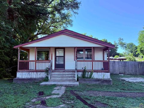 Photo of 336 13th St, Ogden, KS 66517 (MLS # 244902)