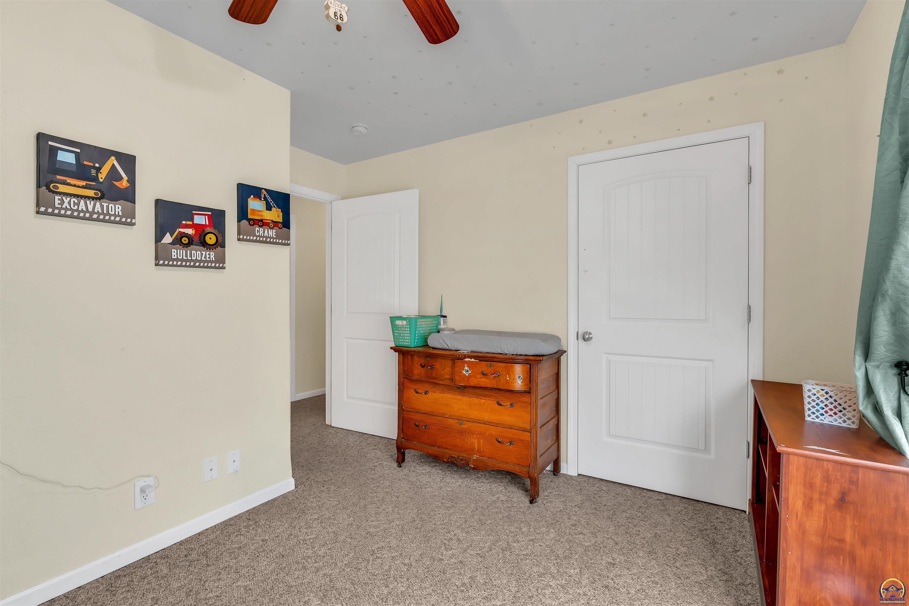 Berryton, Kansas 66409, United States, 3 Bedrooms Bedrooms, ,3 BathroomsBathrooms,Residential,Pending,251982