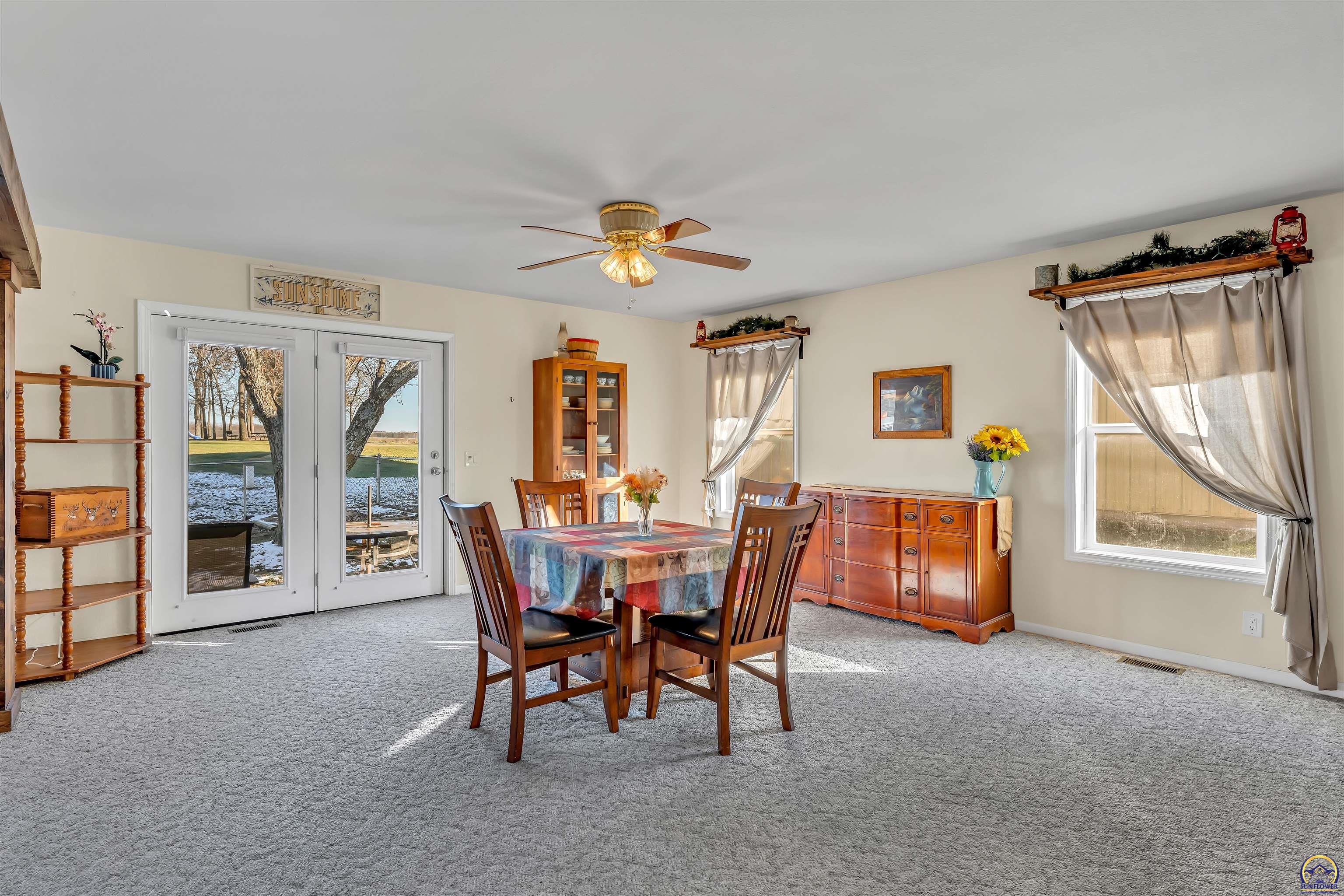 Berryton, Kansas 66409, United States, 3 Bedrooms Bedrooms, ,3 BathroomsBathrooms,Residential,Pending,251982