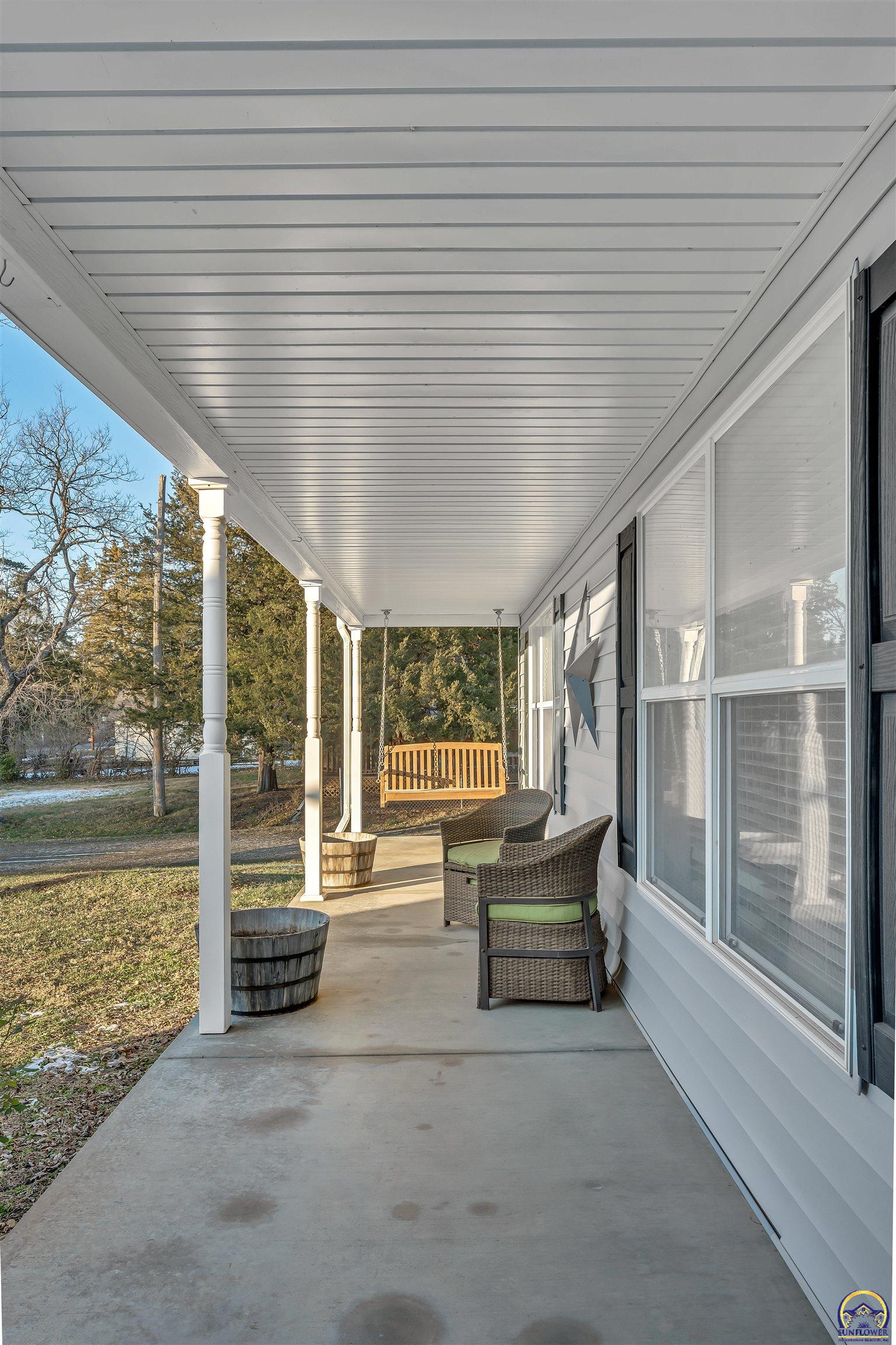 Berryton, Kansas 66409, United States, 3 Bedrooms Bedrooms, ,3 BathroomsBathrooms,Residential,Pending,251982