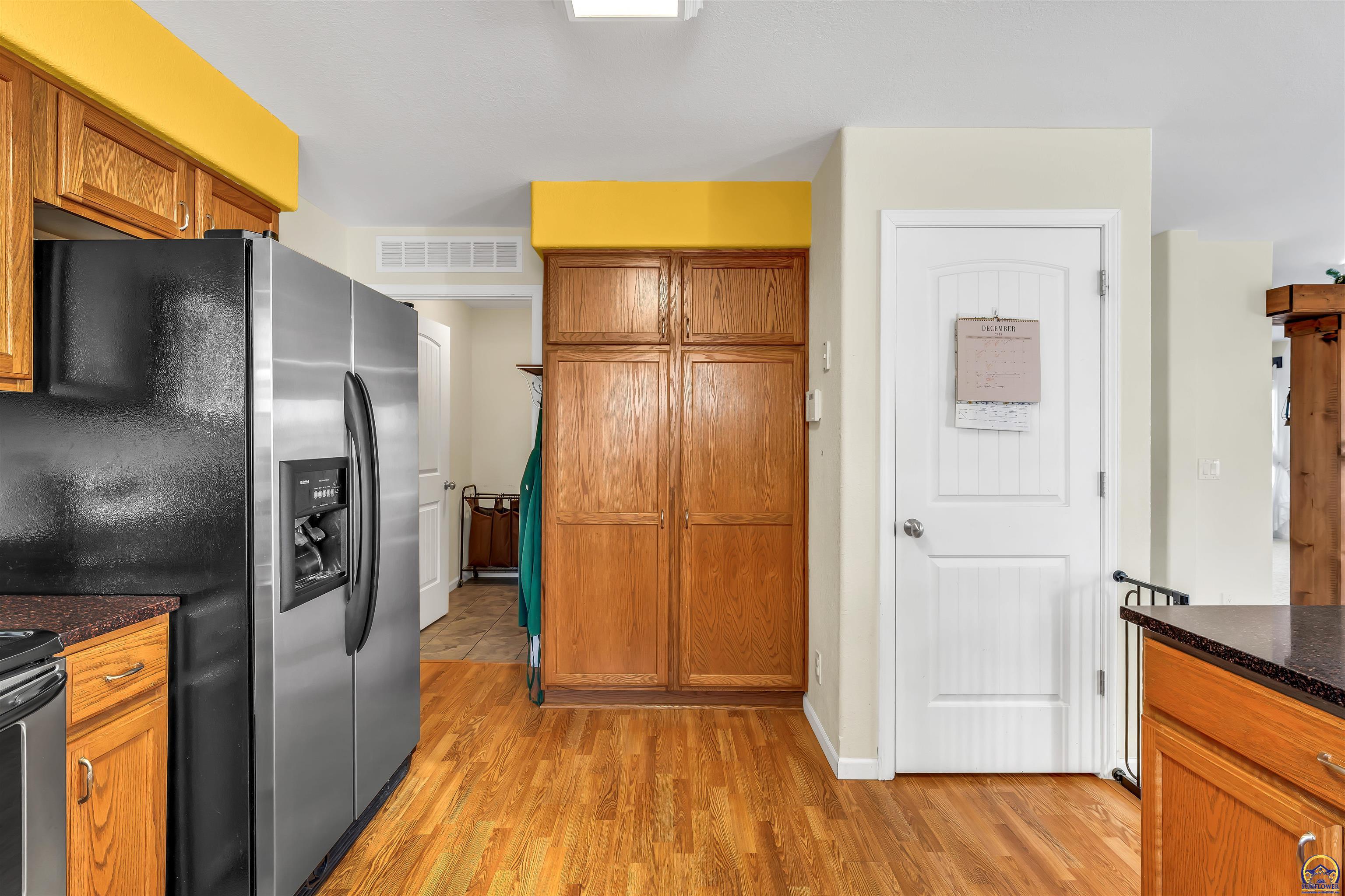 Berryton, Kansas 66409, United States, 3 Bedrooms Bedrooms, ,3 BathroomsBathrooms,Residential,Pending,251982