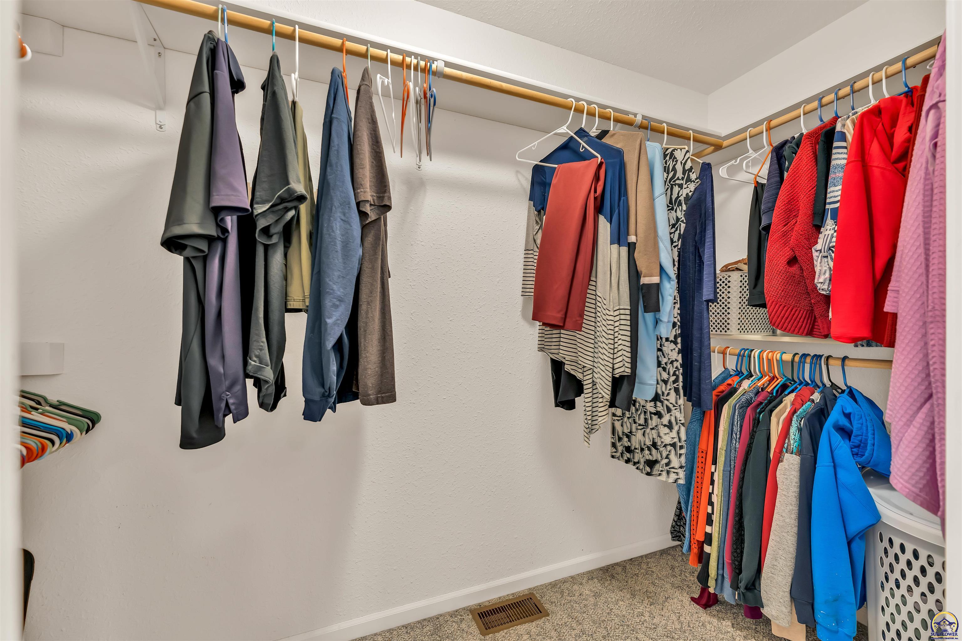 Berryton, Kansas 66409, United States, 3 Bedrooms Bedrooms, ,3 BathroomsBathrooms,Residential,Pending,251982