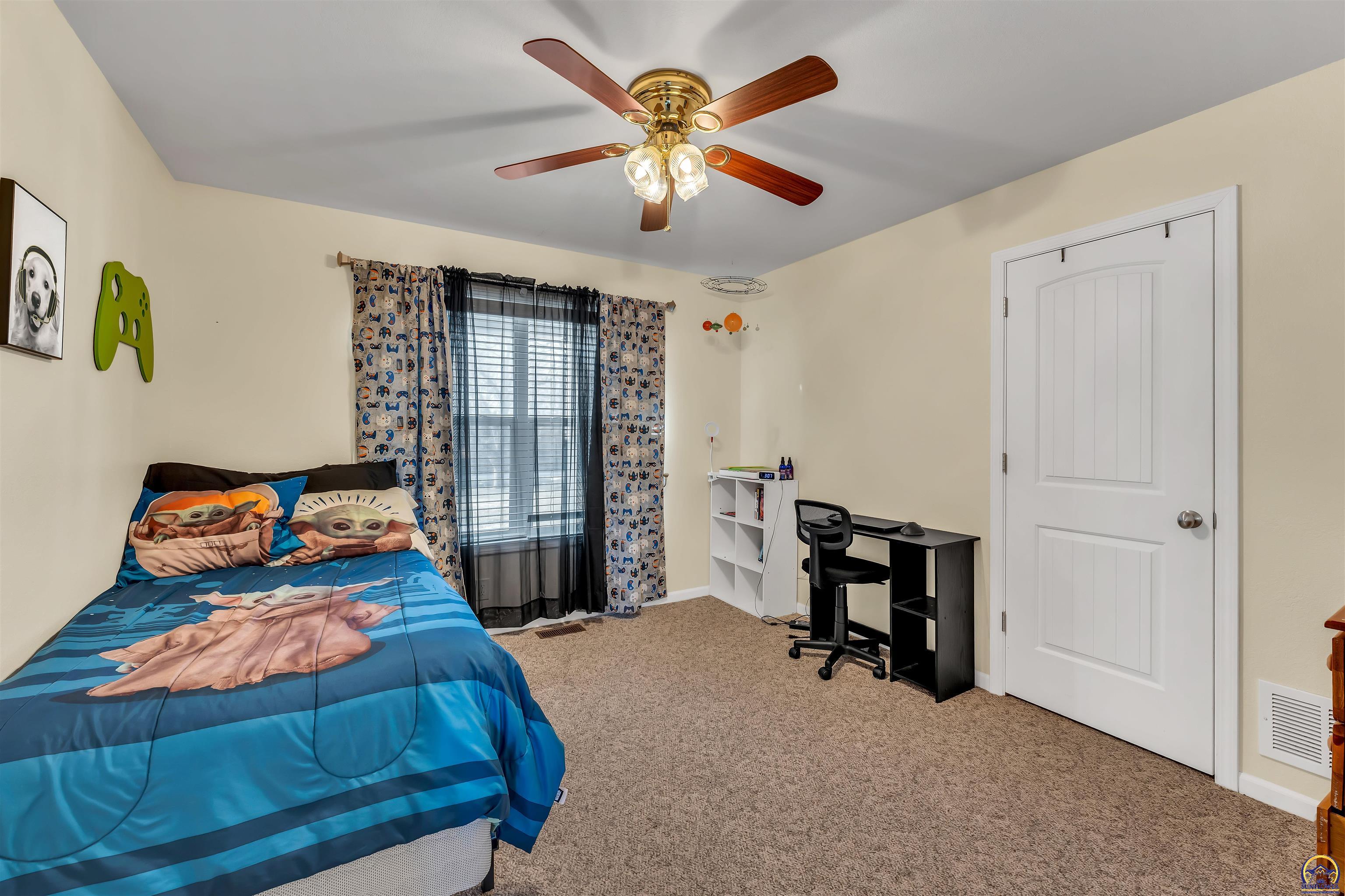 Berryton, Kansas 66409, United States, 3 Bedrooms Bedrooms, ,3 BathroomsBathrooms,Residential,Pending,251982