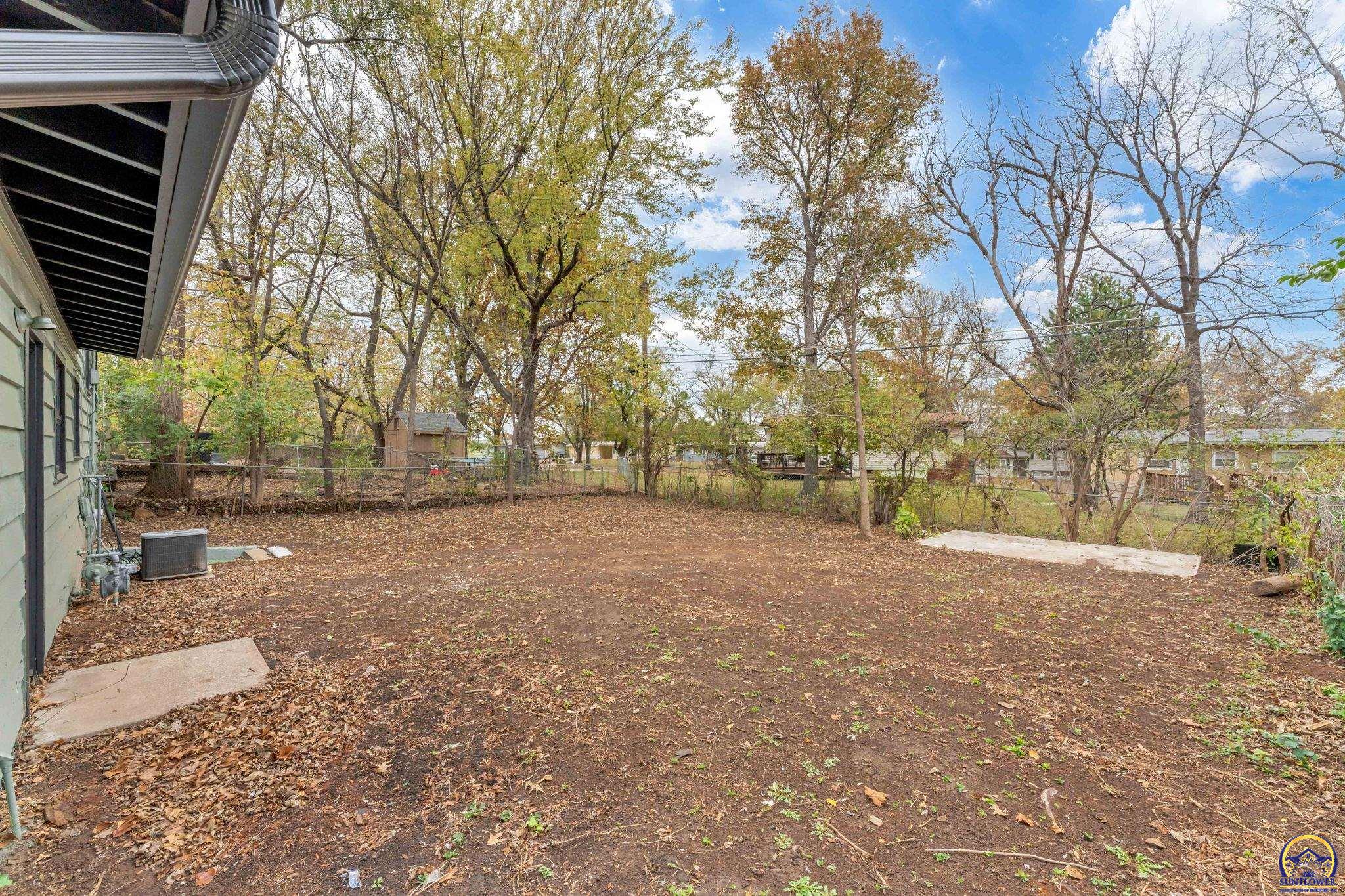 Topeka, Kansas 66614, United States, 3 Bedrooms Bedrooms, ,2 BathroomsBathrooms,Residential,Pending,36924