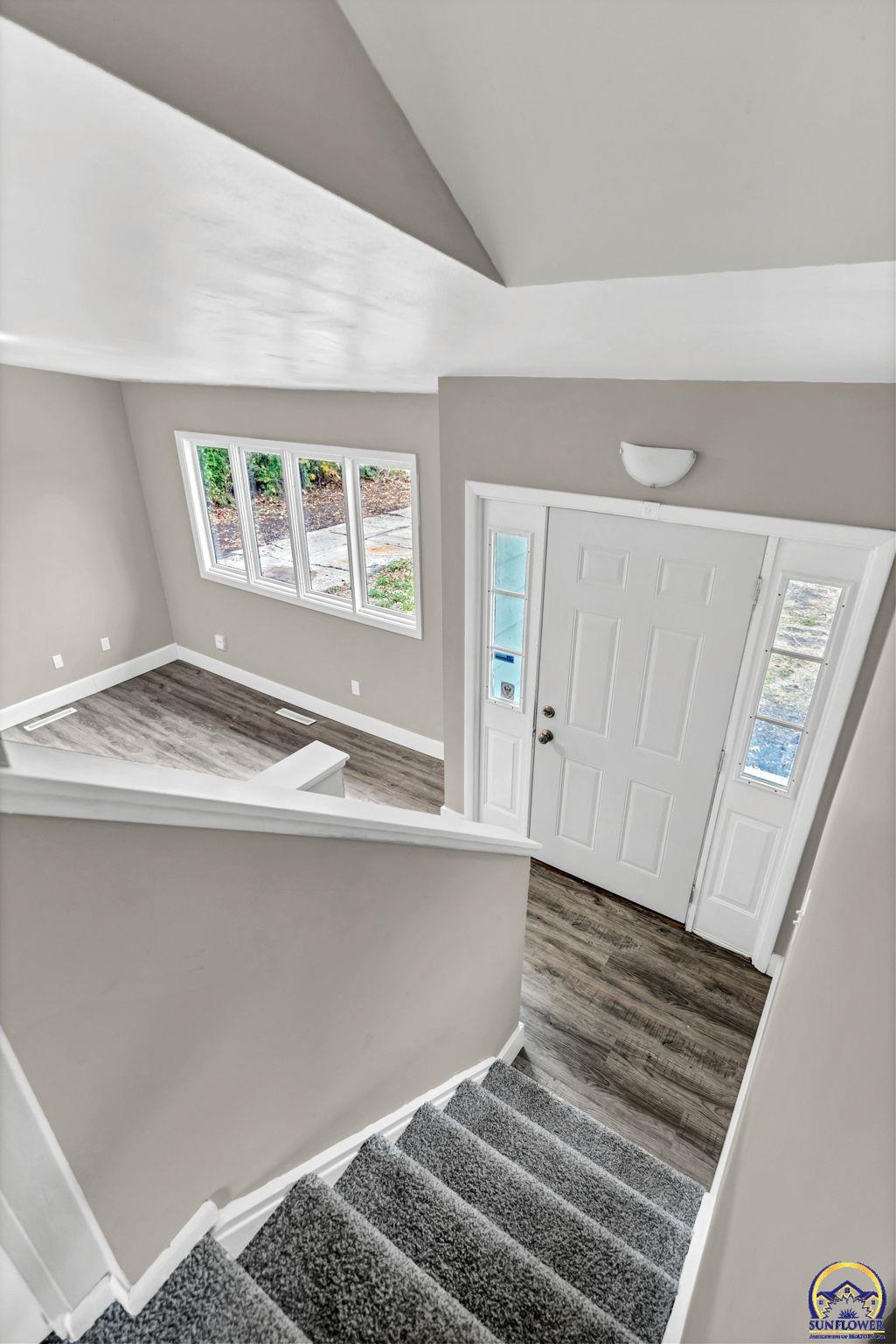 Topeka, Kansas 66614, United States, 3 Bedrooms Bedrooms, ,2 BathroomsBathrooms,Residential,Pending,36924