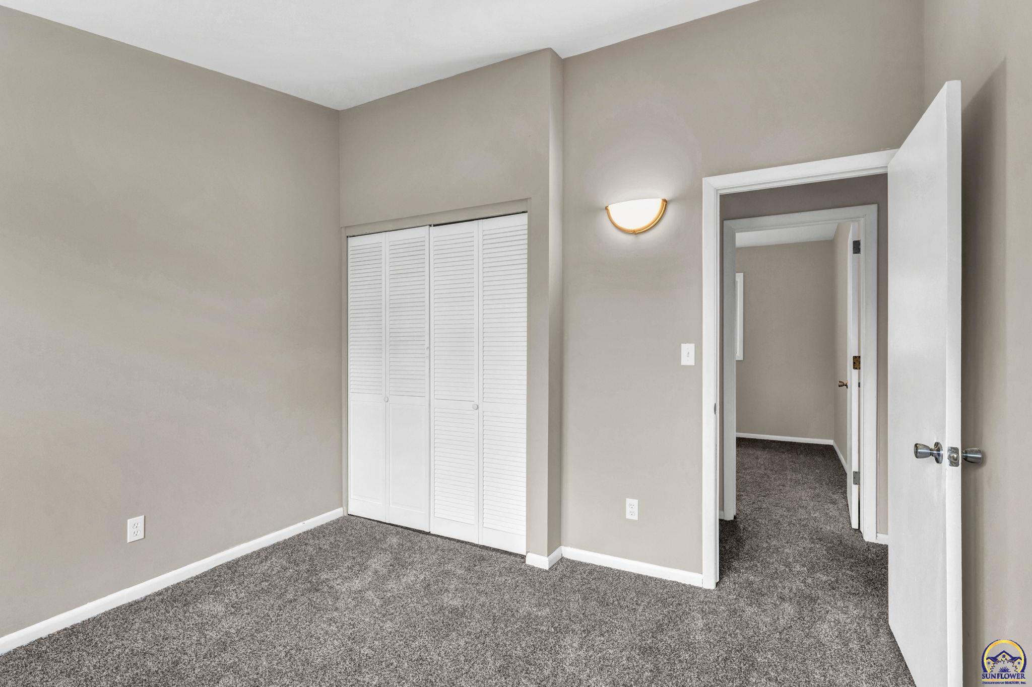 Topeka, Kansas 66614, United States, 3 Bedrooms Bedrooms, ,2 BathroomsBathrooms,Residential,Pending,36924