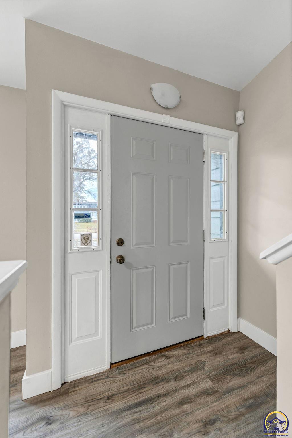 Topeka, Kansas 66614, United States, 3 Bedrooms Bedrooms, ,2 BathroomsBathrooms,Residential,Pending,36924