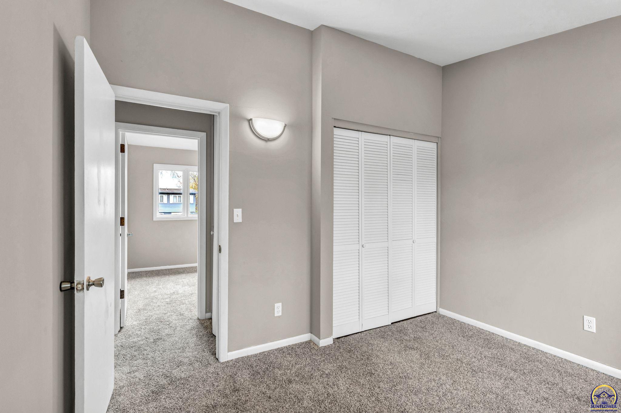 Topeka, Kansas 66614, United States, 3 Bedrooms Bedrooms, ,2 BathroomsBathrooms,Residential,Pending,36924