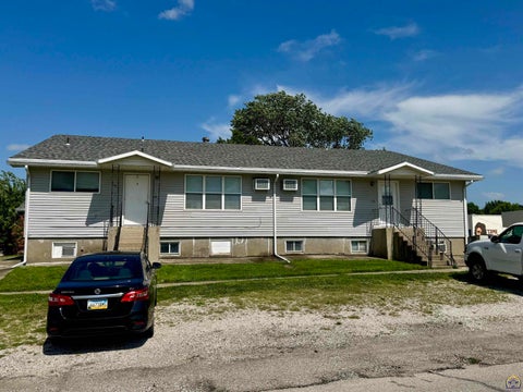 Photo of 524 Neosho St, Burlington, KS 66839 (MLS # 246853)