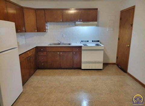 Tiny photo for 524 Neosho St, Burlington, KS 66839 (MLS # 246853)