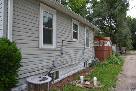 Tiny photo for 410 E 2nd Ave, Emporia, KS 66801 (MLS # 244830)