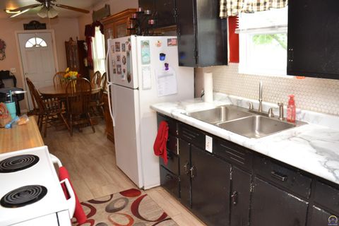 Tiny photo for 410 E 2nd Ave, Emporia, KS 66801 (MLS # 244830)